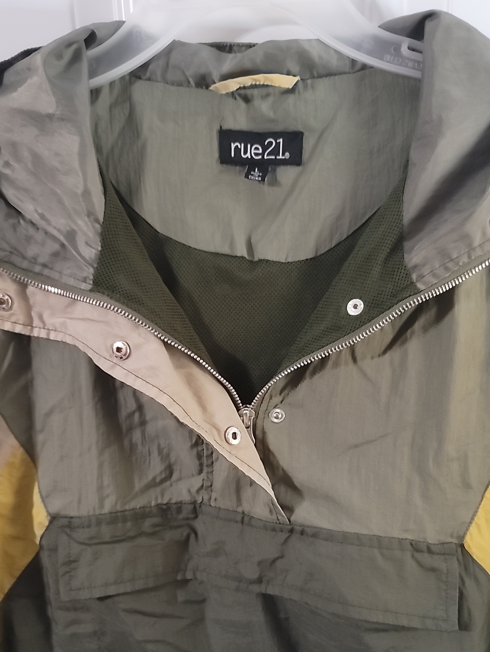 Rue21 Colorblock Hooded Utility Windbreaker in Olive, Dark Green, Beige & Yellow - Picture 5 of 14